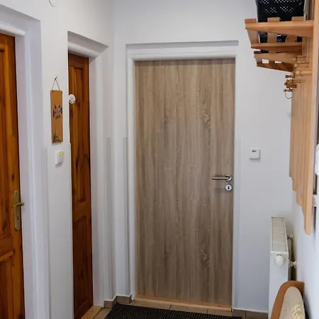 Appartement 3 *